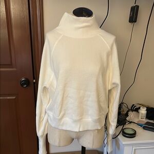 All sz S/p Elegant off white Turtleneck Sweater
